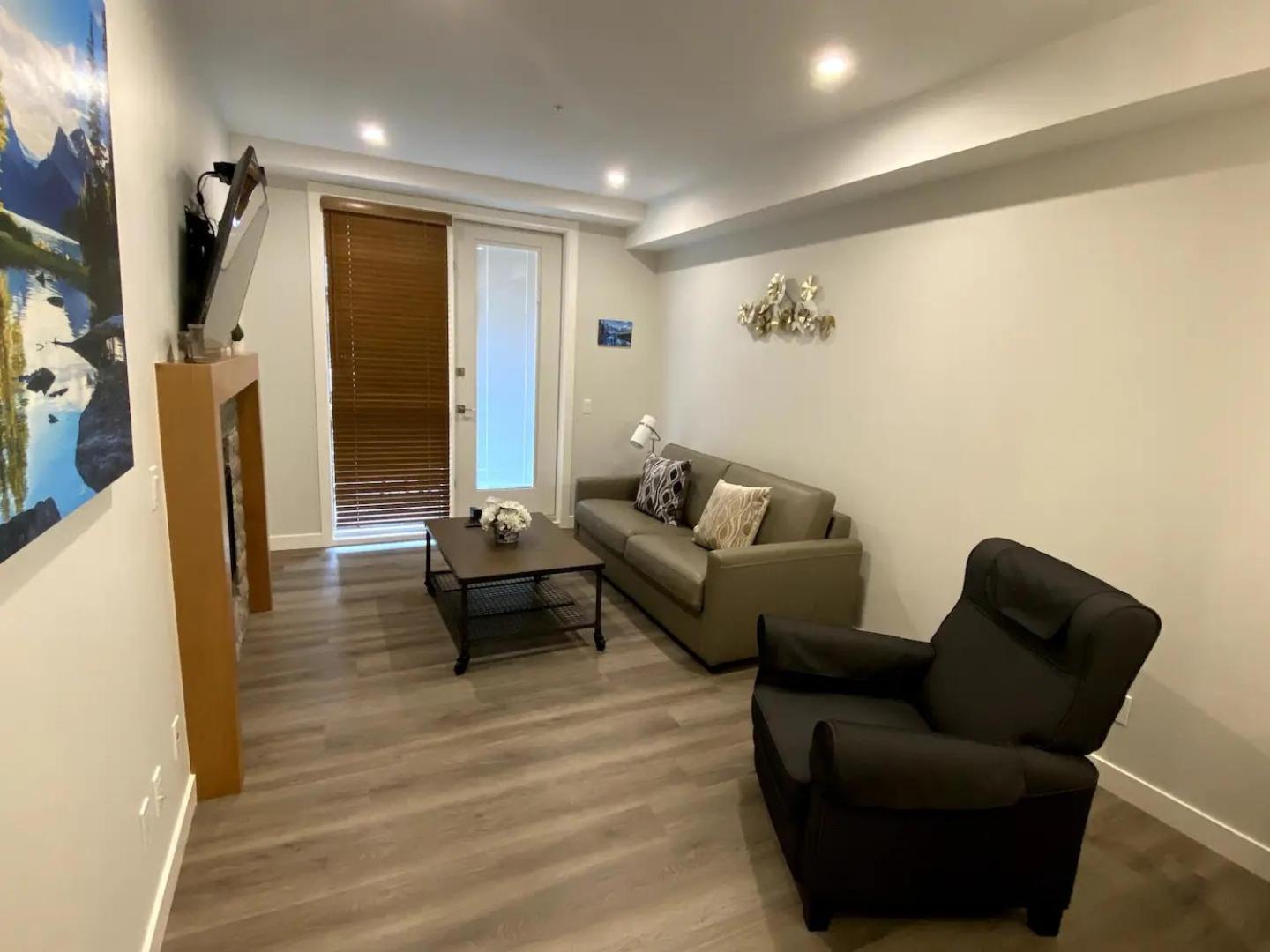 Luxury Unit In The Heart Of 캔모어 외부 사진